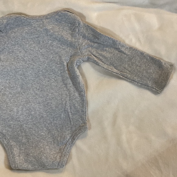 Carter’s onesie - Picture 6 of 8